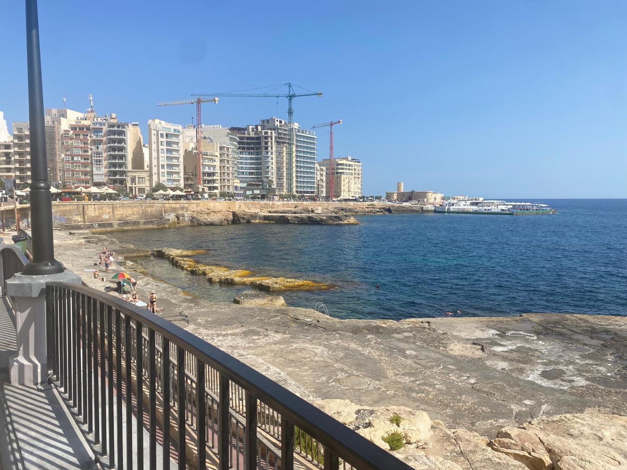 The Coastal Haven - Steps From Sliema'S Best Bagian luar foto